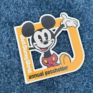 DISNEY | Annual Passholder Magnet - Mickey Mouse - NEW